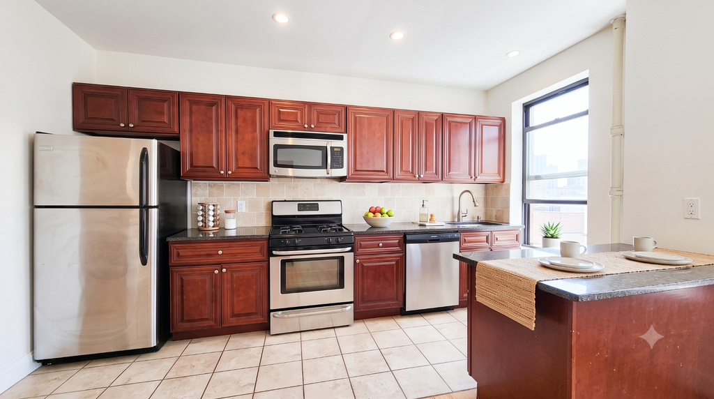 270 Ft Washington Avenue - Photo 3