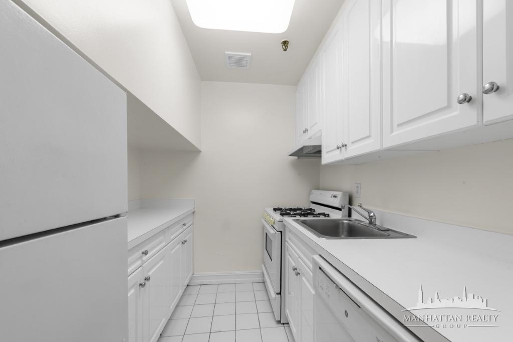 Astor Pl - Photo 2