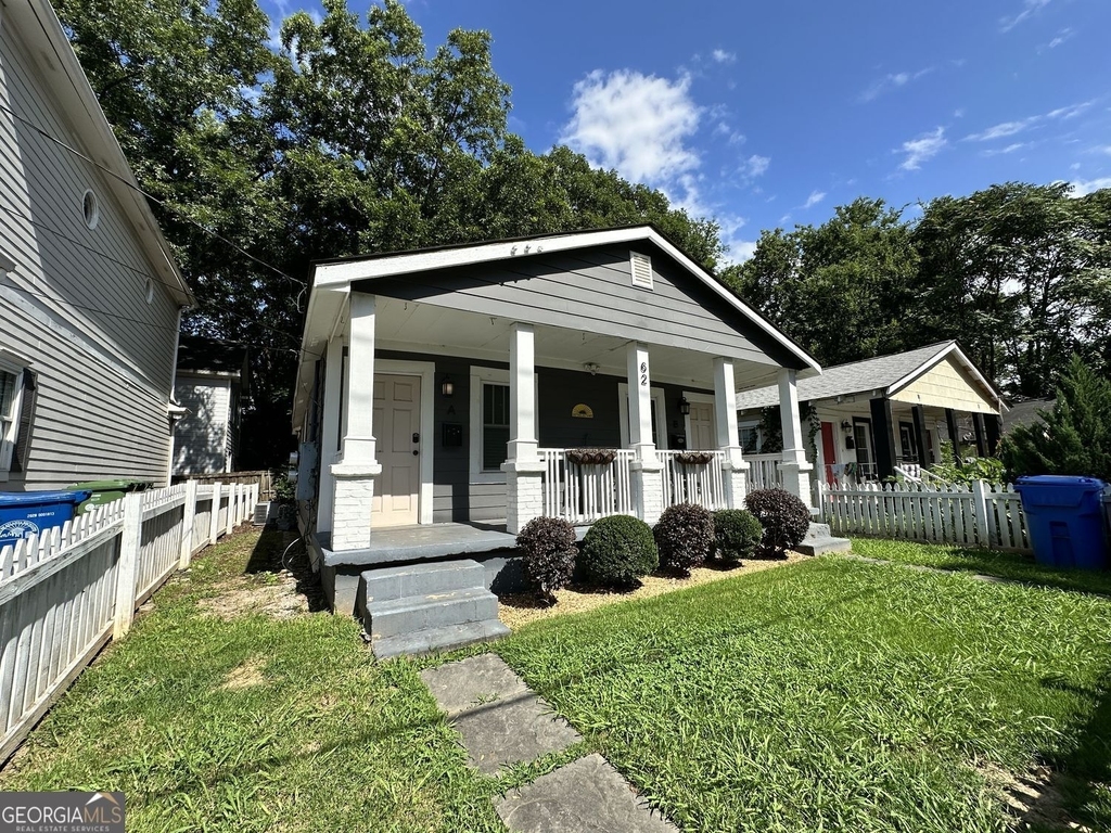 62 Chester Avenue Se - Photo 2