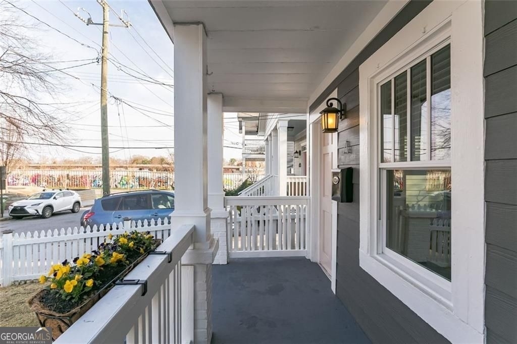 62 Chester Avenue Se - Photo 4
