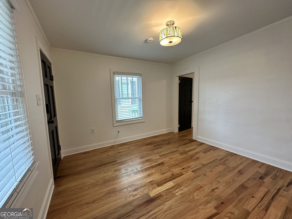 62 Chester Avenue Se - Photo 8