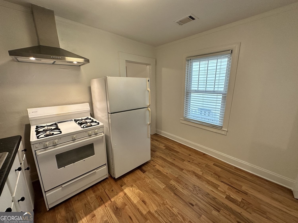 62 Chester Avenue Se - Photo 12