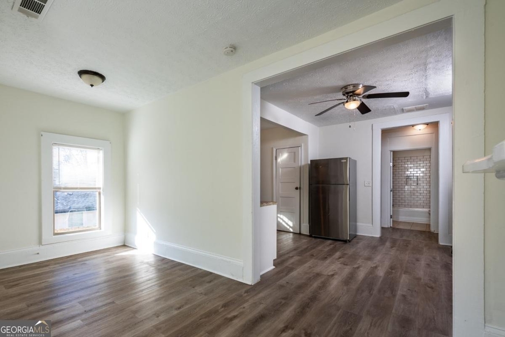 404 Paines Avenue Nw - Photo 2