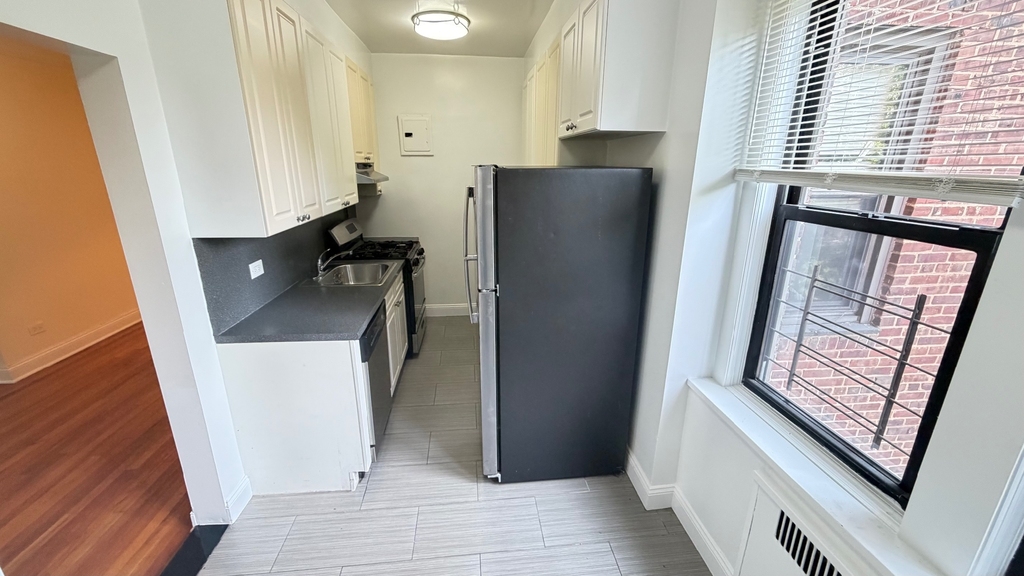 172-90 Highland Avenue - Photo 0