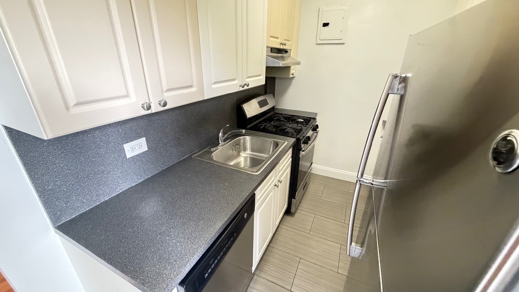 172-90 Highland Avenue - Photo 3