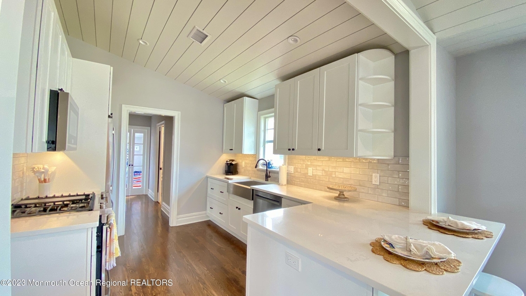 512 5th Avenue - Photo 10
