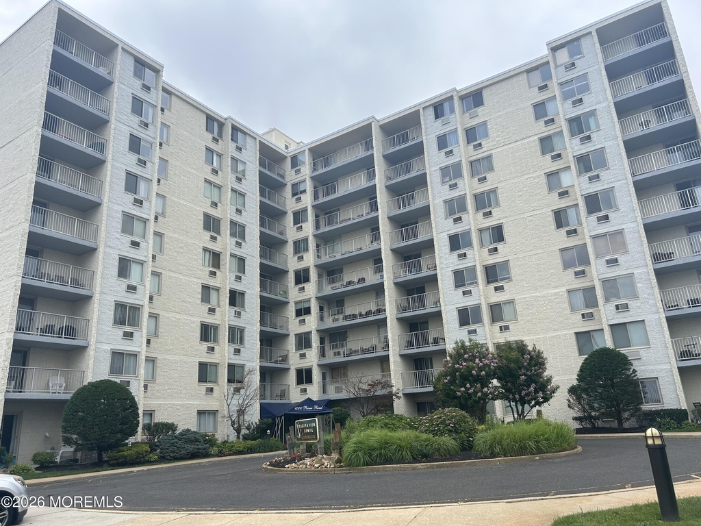 1000 River Road - Photo 0