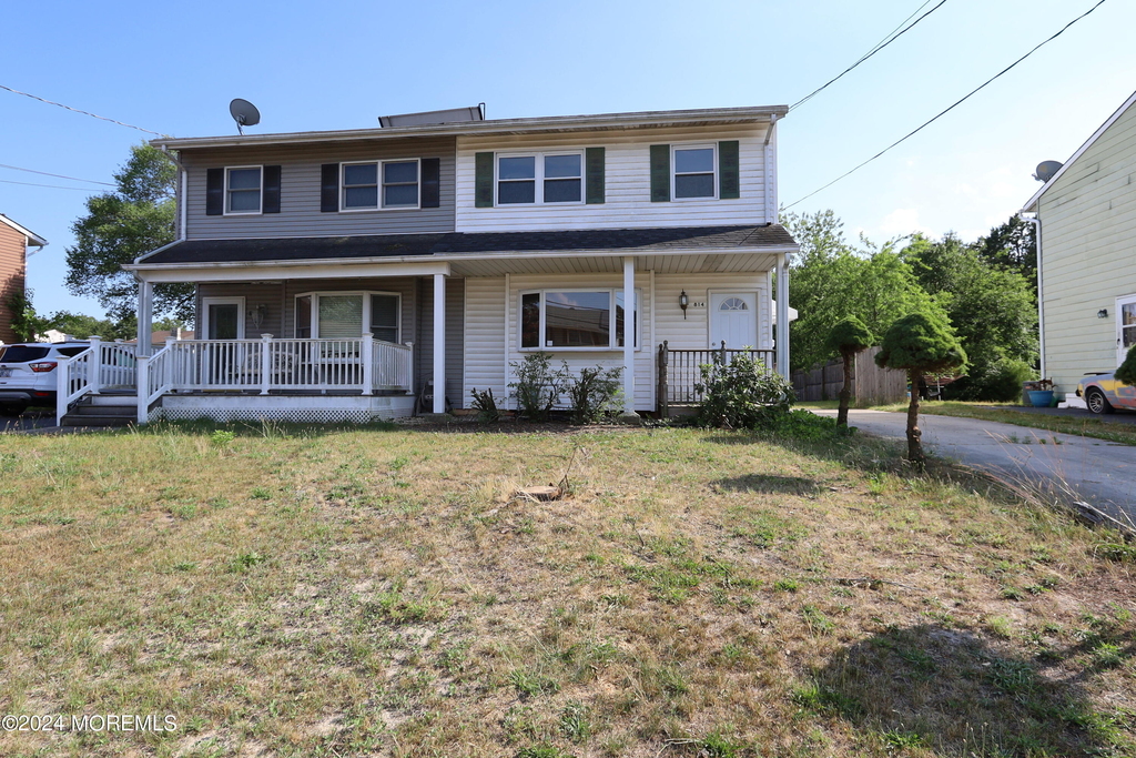 814 Laurel Street - Photo 0