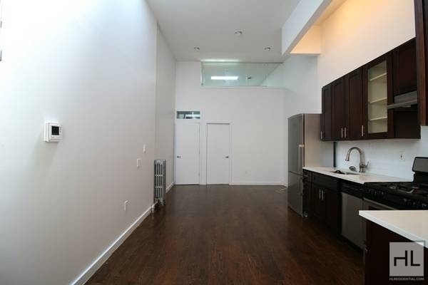 Franklin Avenue - Photo 1