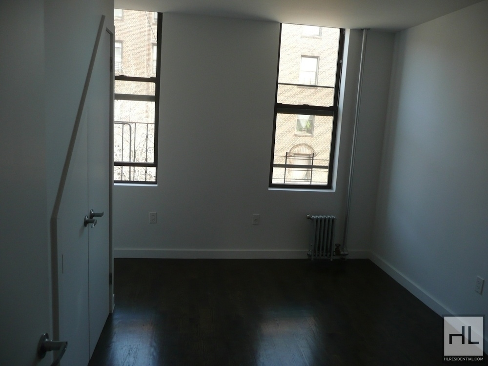 Franklin Avenue - Photo 2
