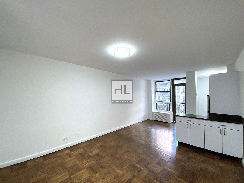 East 35 Street - Photo 2