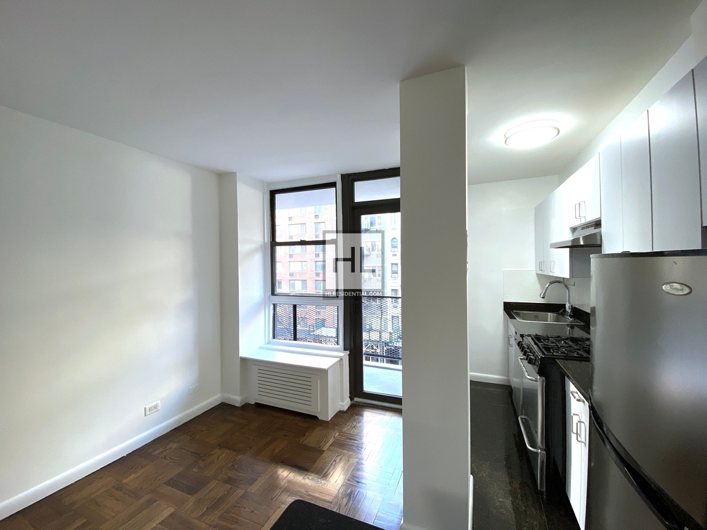 East 35 Street - Photo 1