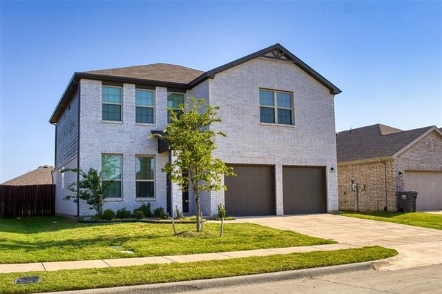 944 Ravenwood Lane - Photo 1