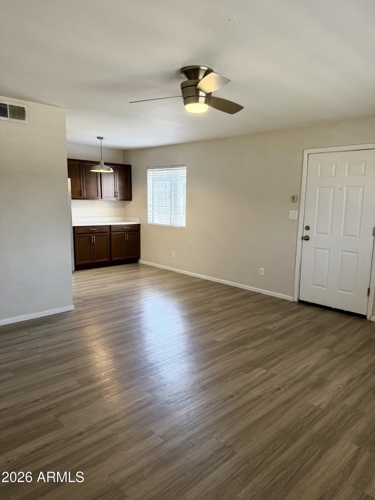 700 W University Drive - Photo 7