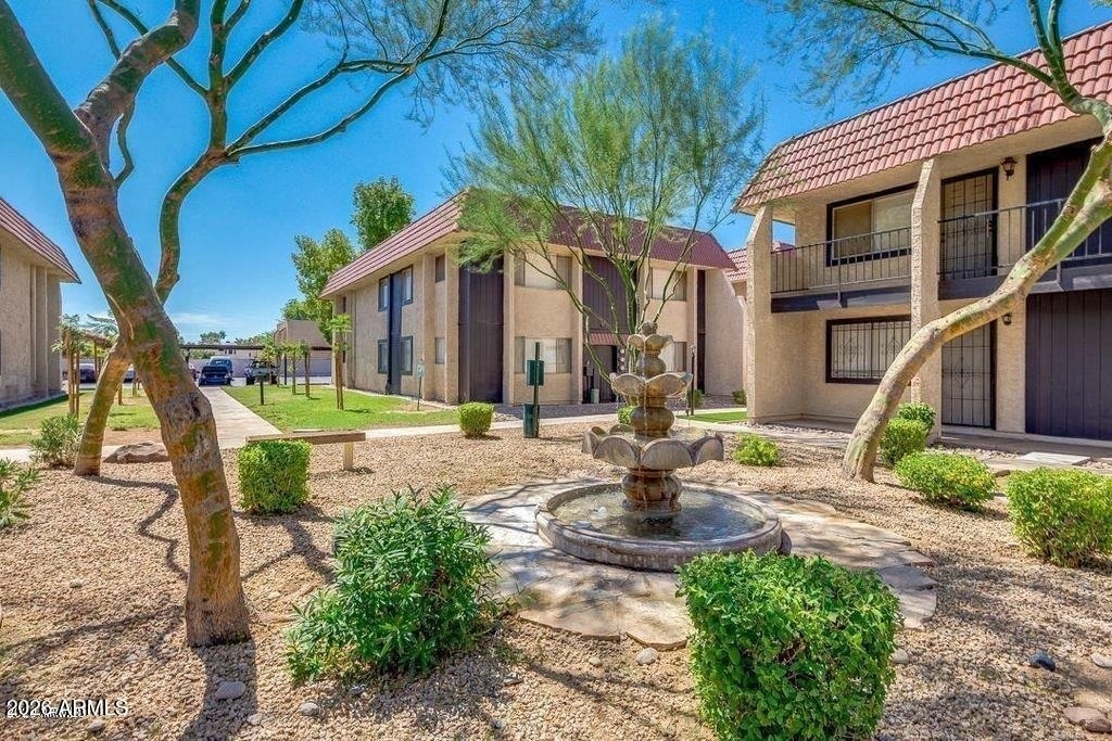 700 W University Drive - Photo 20