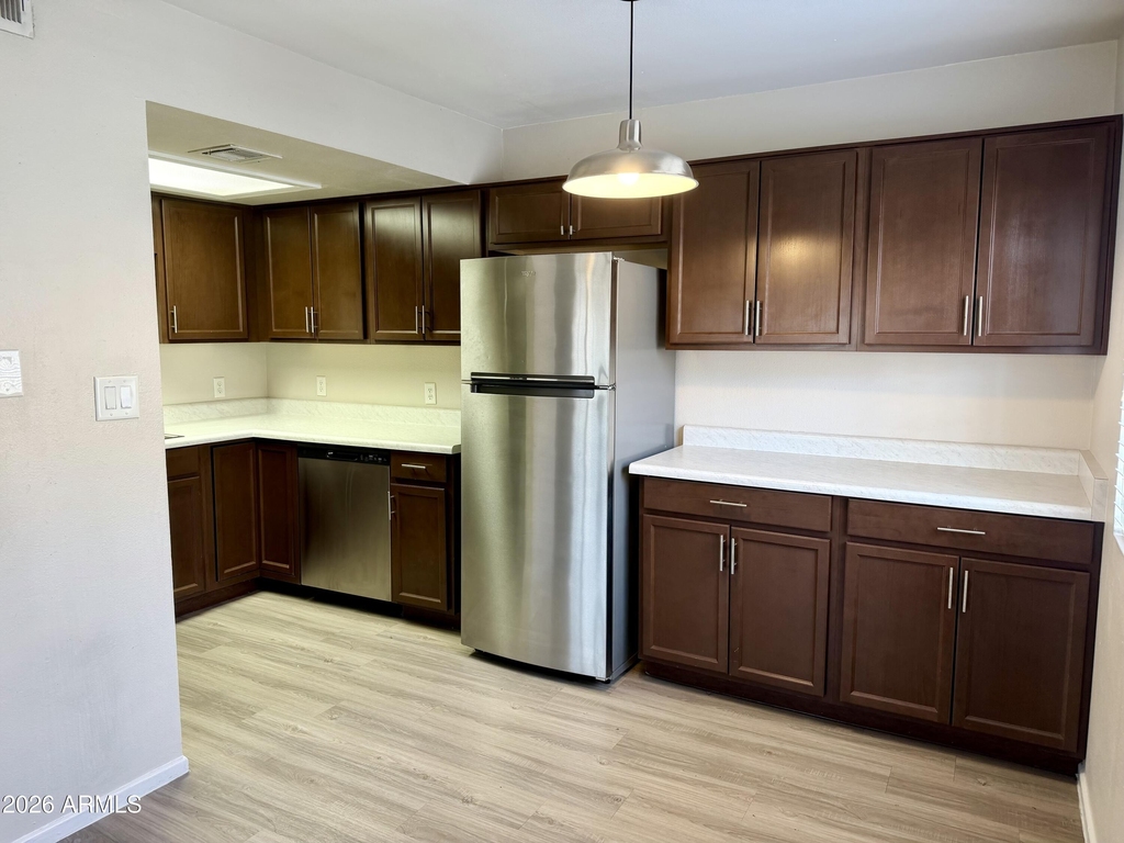 700 W University Drive - Photo 3
