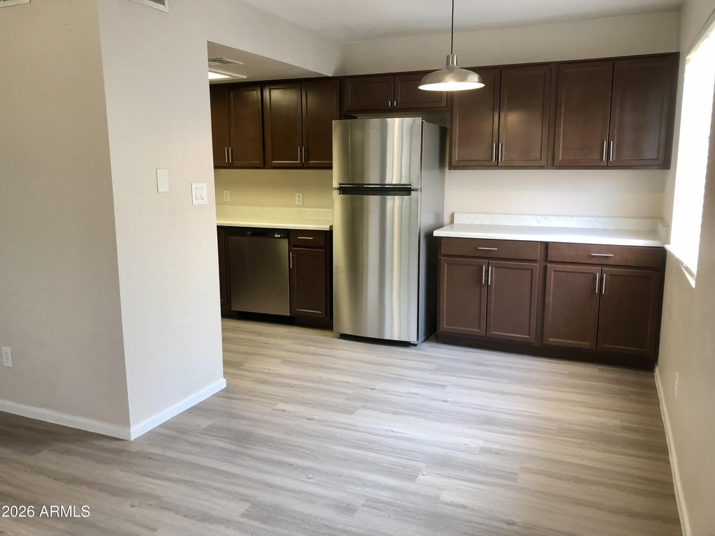 700 W University Drive - Photo 6