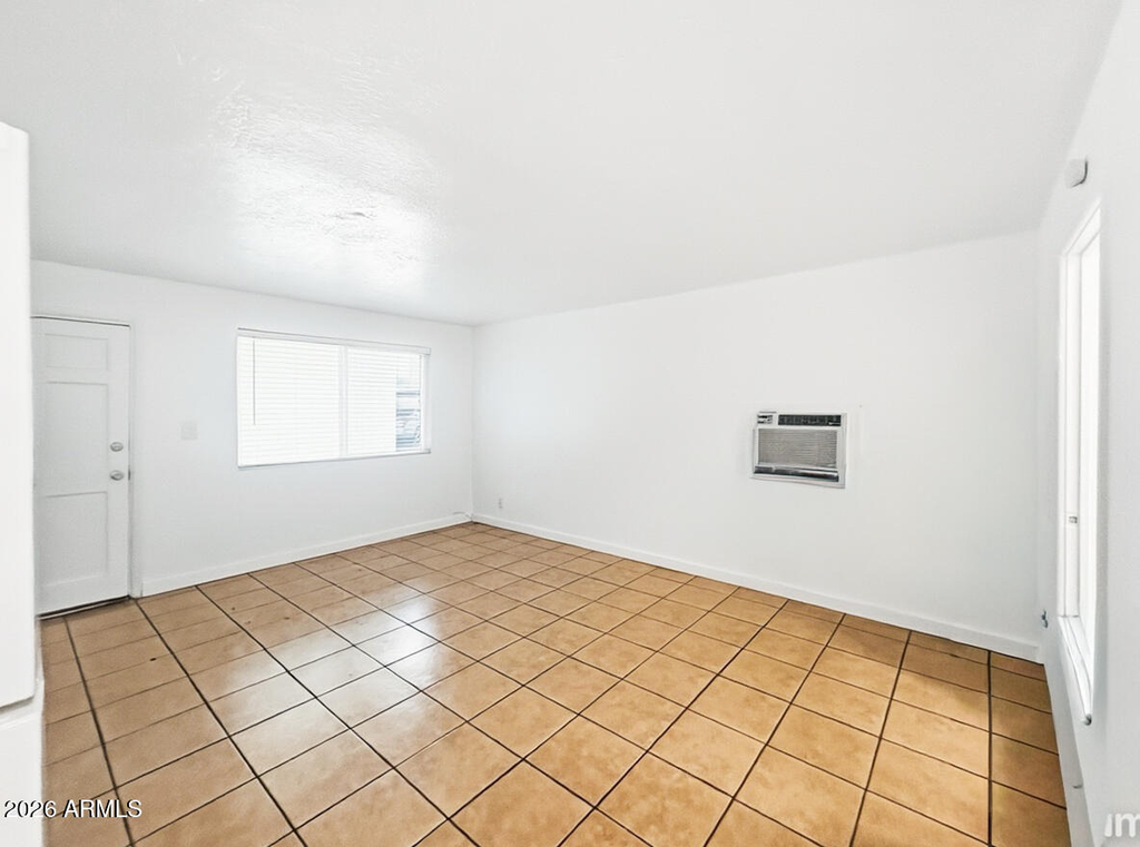 2417 E Campbell Avenue - Photo 0