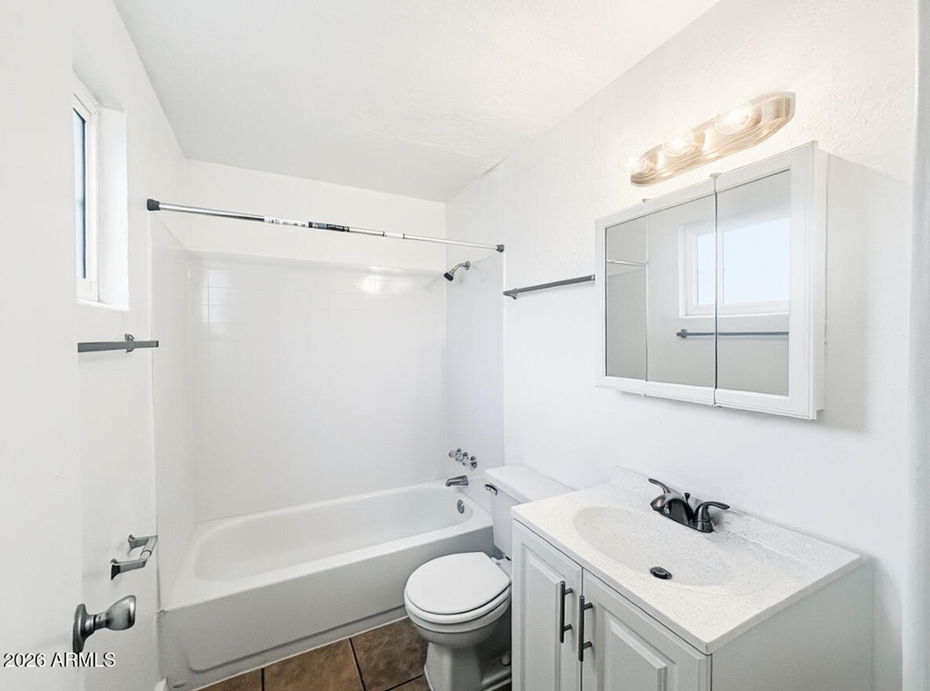 2417 E Campbell Avenue - Photo 2