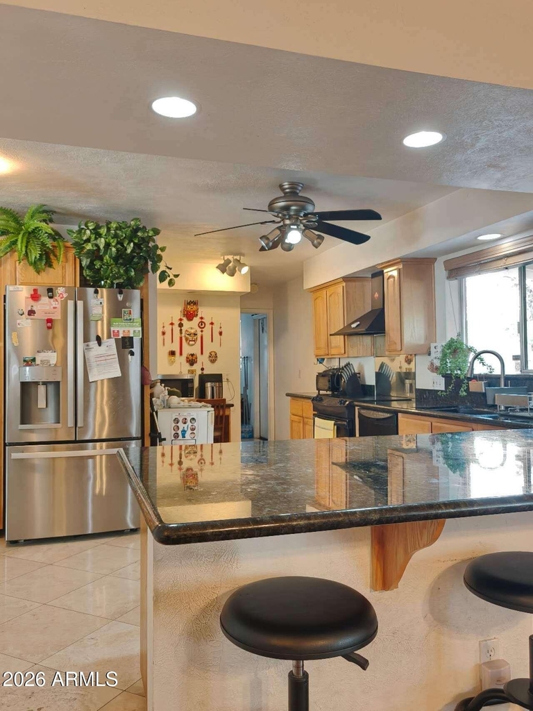1802 E Claremont Street - Photo 4