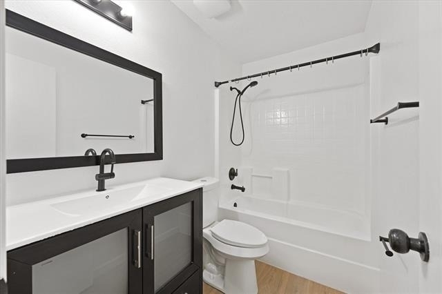 702 Lowe Drive - Photo 2