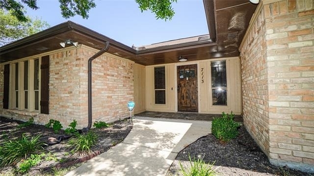 7113 Ridgeview Drive - Photo 3