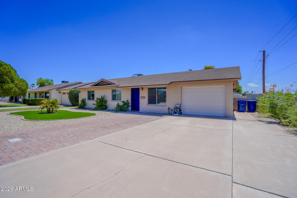 845 W Romo Jones Street - Photo 2