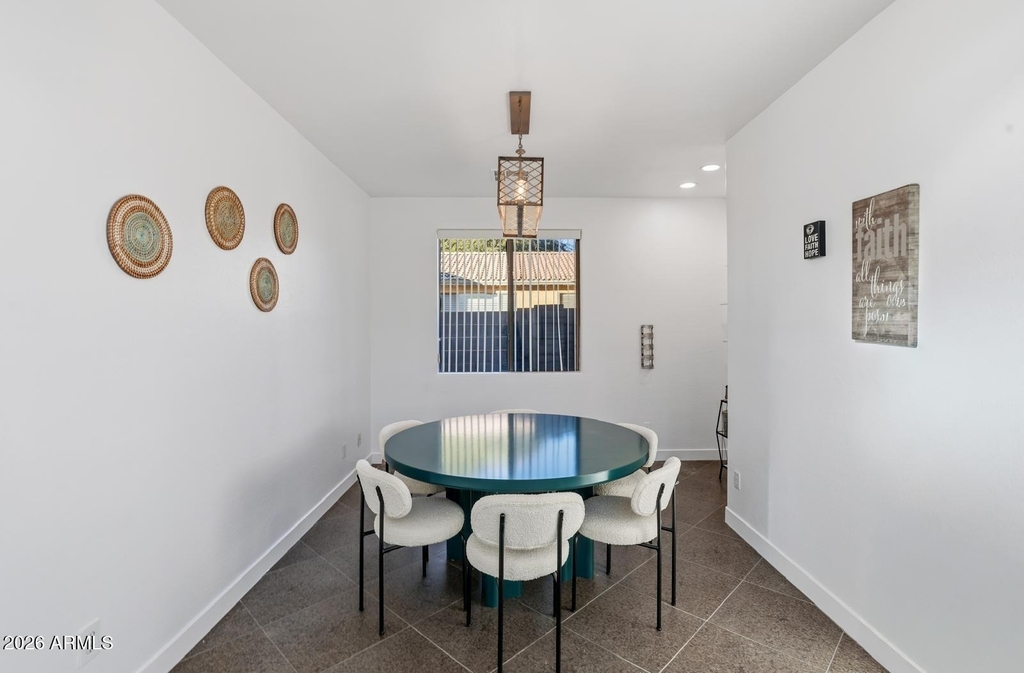 220 W Beechnut Place - Photo 14