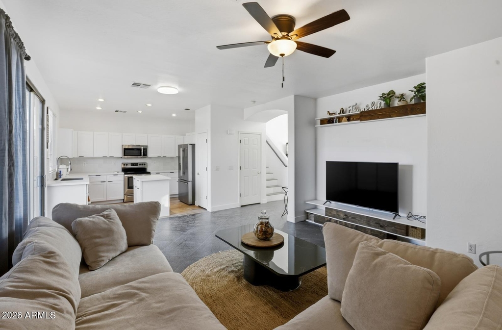 220 W Beechnut Place - Photo 7