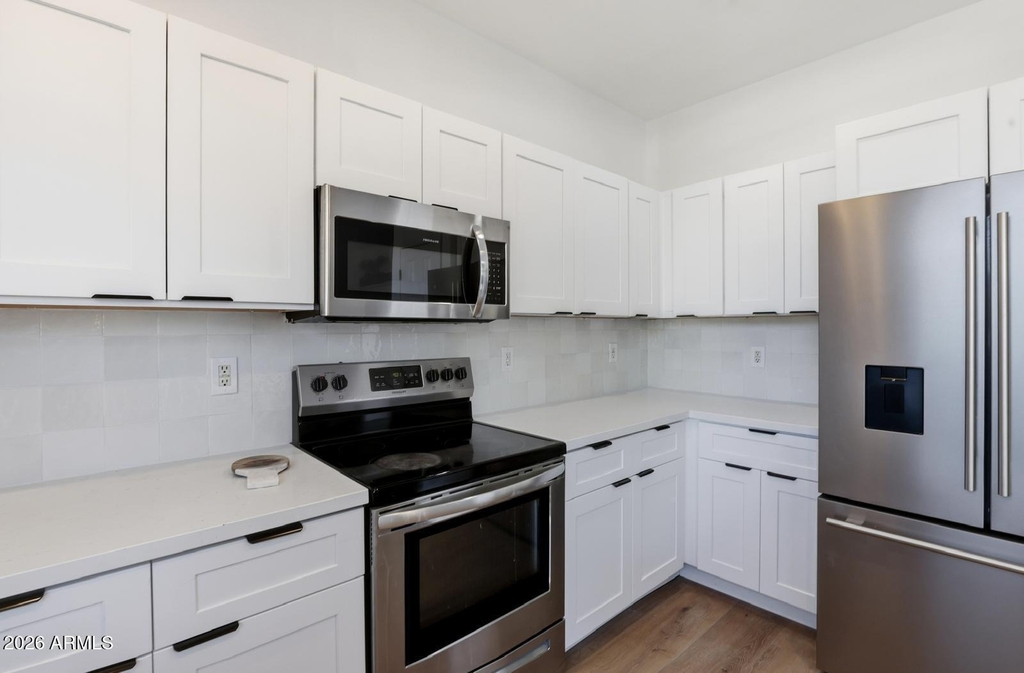 220 W Beechnut Place - Photo 12