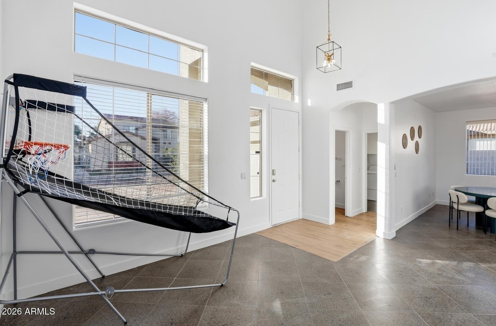 220 W Beechnut Place - Photo 3