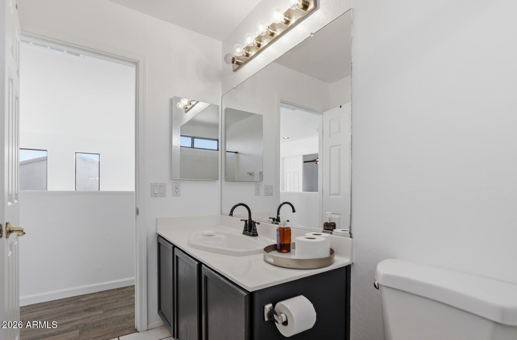 220 W Beechnut Place - Photo 32