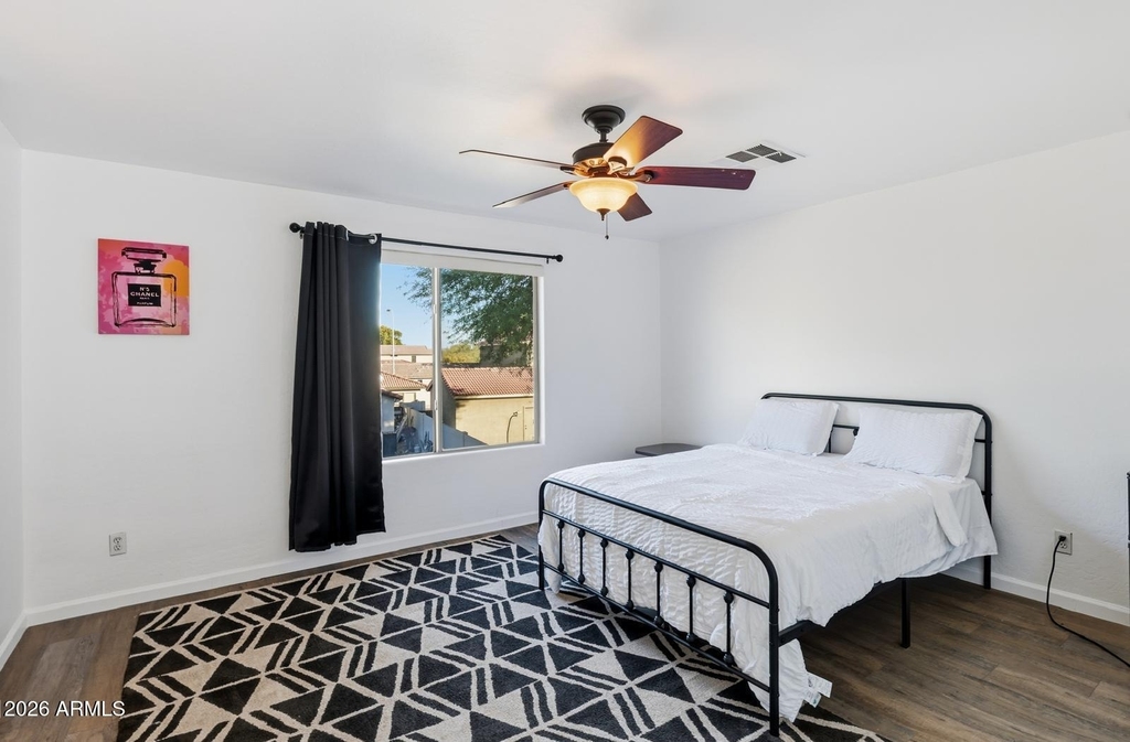220 W Beechnut Place - Photo 27