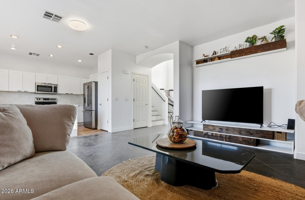 220 W Beechnut Place - Photo 8