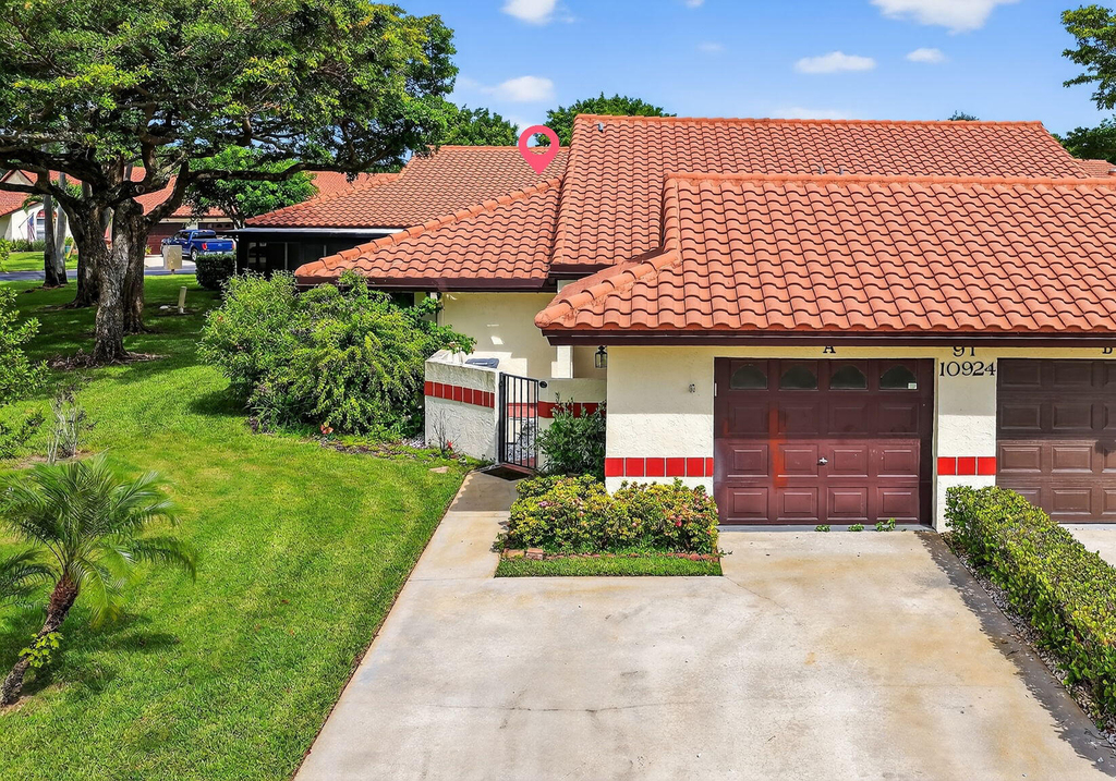 10924 Roebelini Palm Court - Photo 1