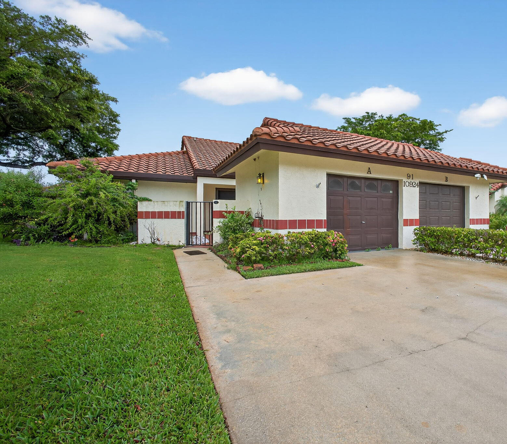 10924 Roebelini Palm Court - Photo 16