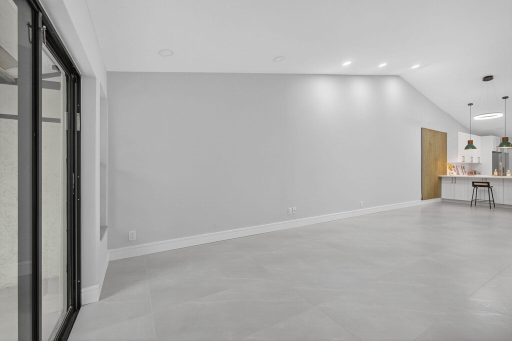 10924 Roebelini Palm Court - Photo 19