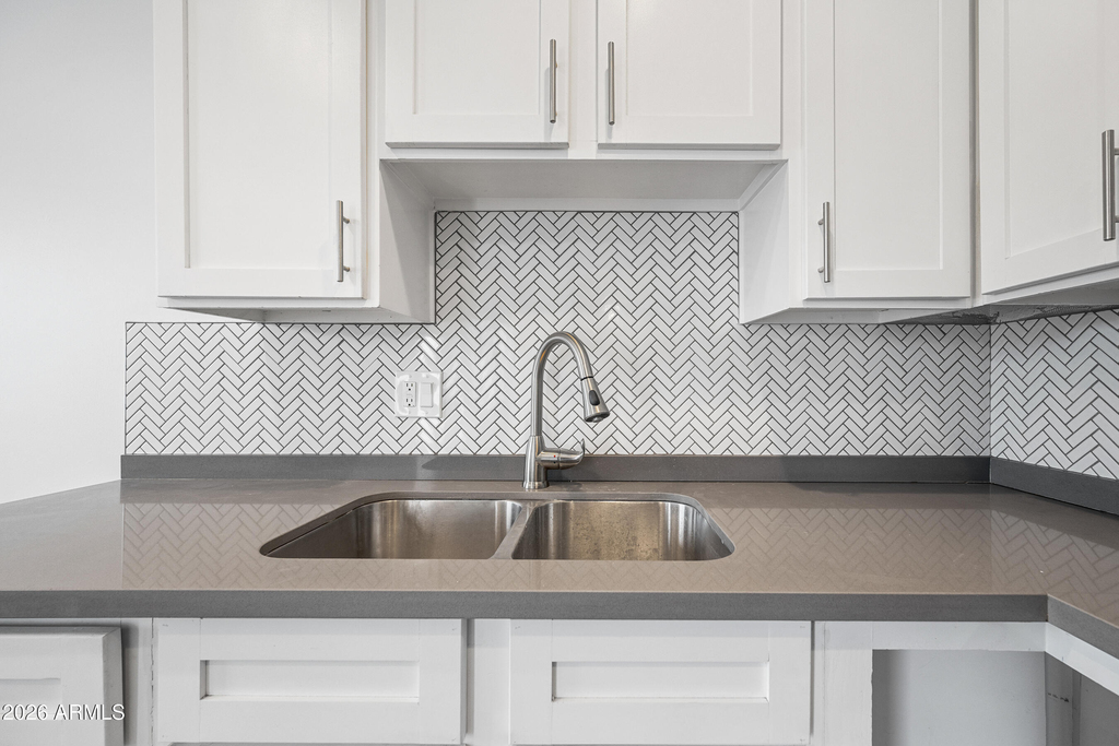 3131 E Fairmount Avenue - Photo 9