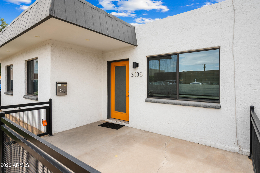 3131 E Fairmount Avenue - Photo 1