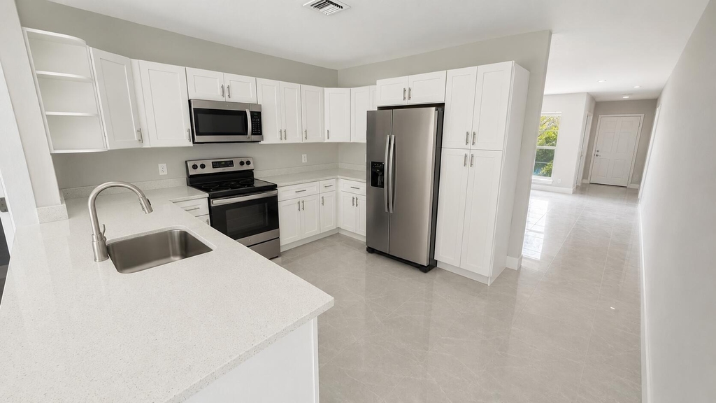 3720 Nw 110th Avenue - Photo 2