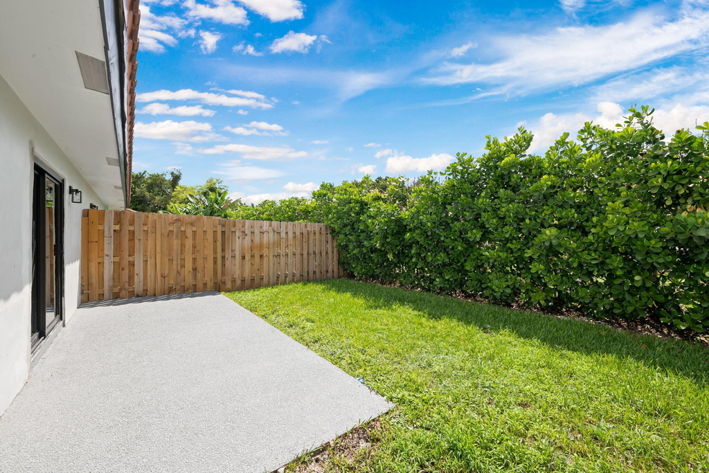 3720 Nw 110th Avenue - Photo 21