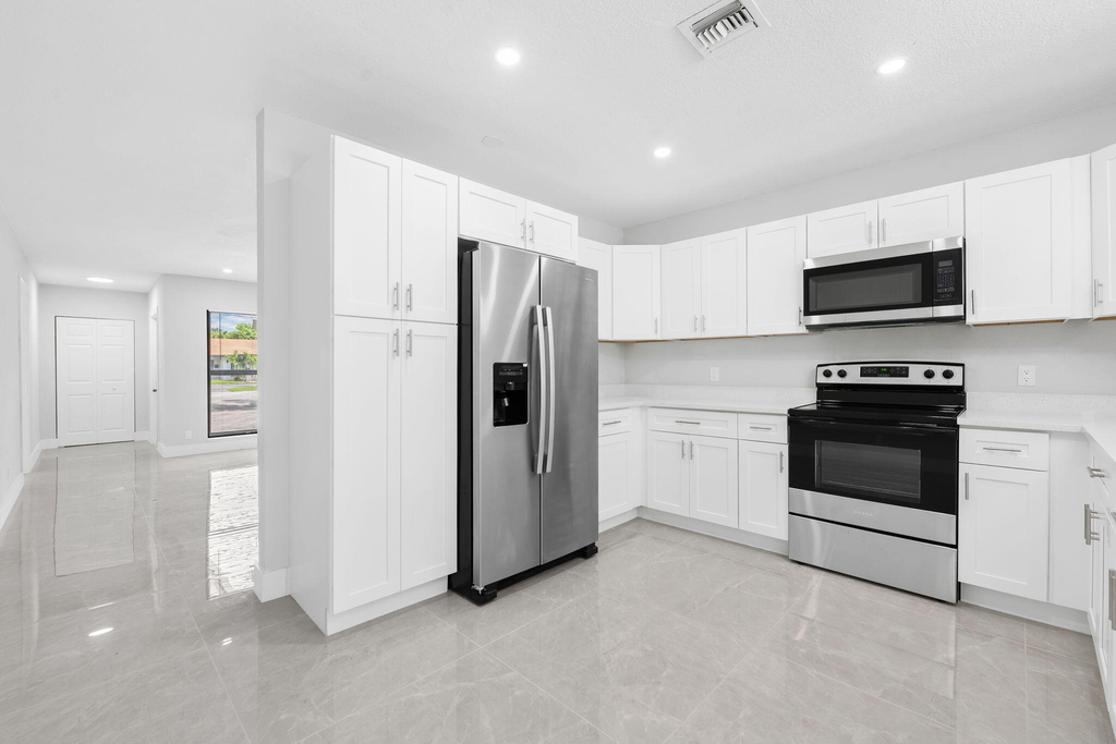 3720 Nw 110th Avenue - Photo 6