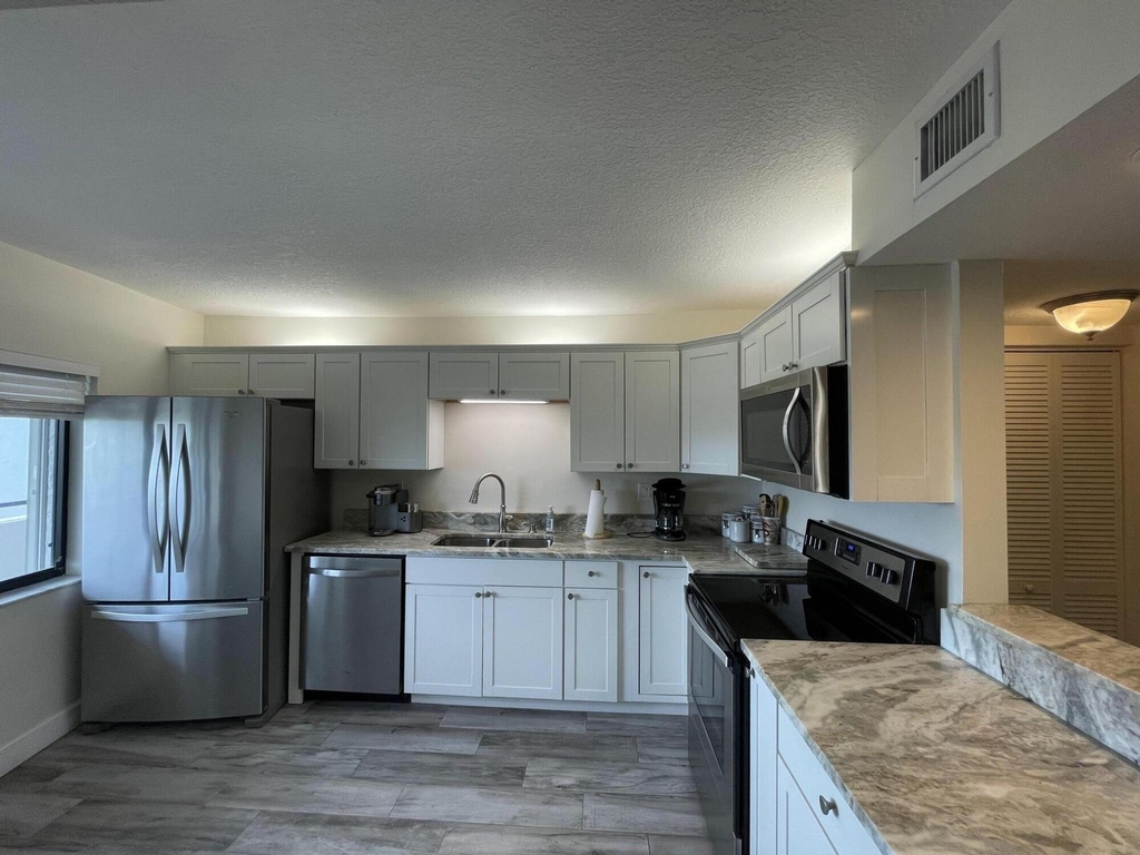 355 S Ocean Drive S - Photo 4