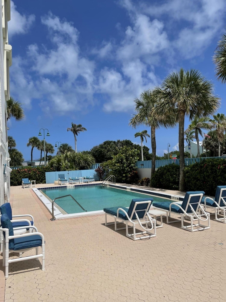 355 S Ocean Drive S - Photo 2
