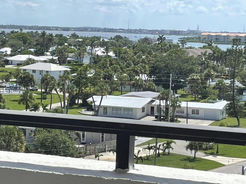 355 S Ocean Drive S - Photo 3