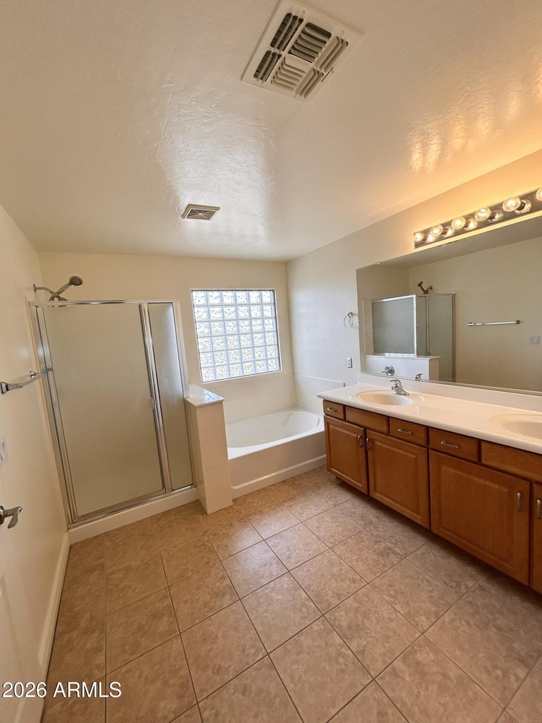 2692 E Vermont Court - Photo 19