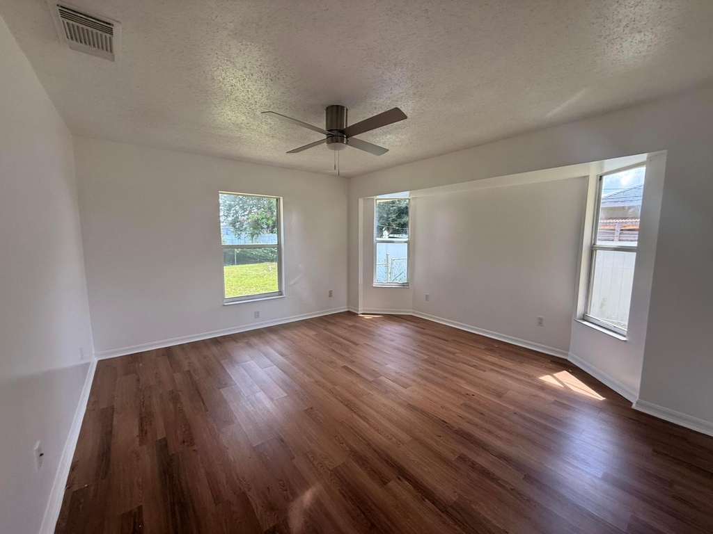 1765 Sw Desert Avenue - Photo 10