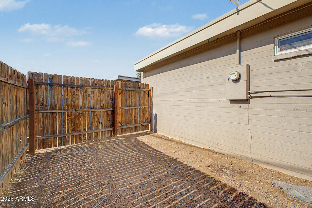 1925 W Village Drive - Photo 19