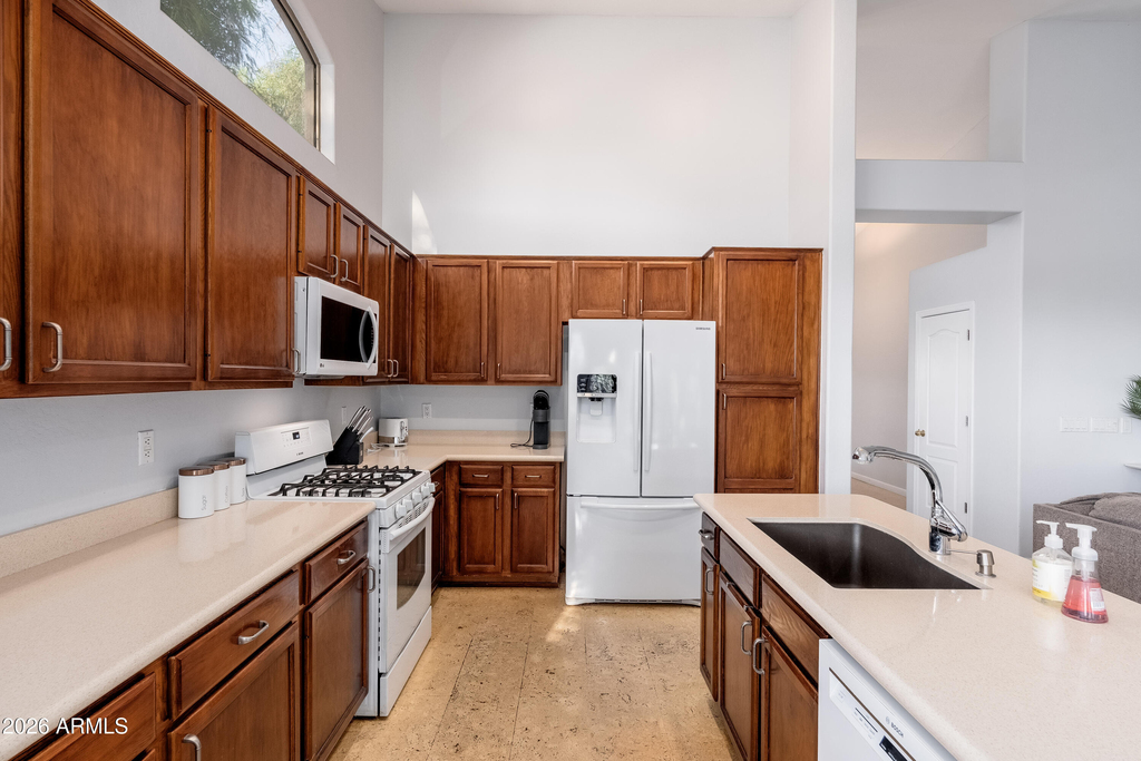 14436 N 67th Place - Photo 16