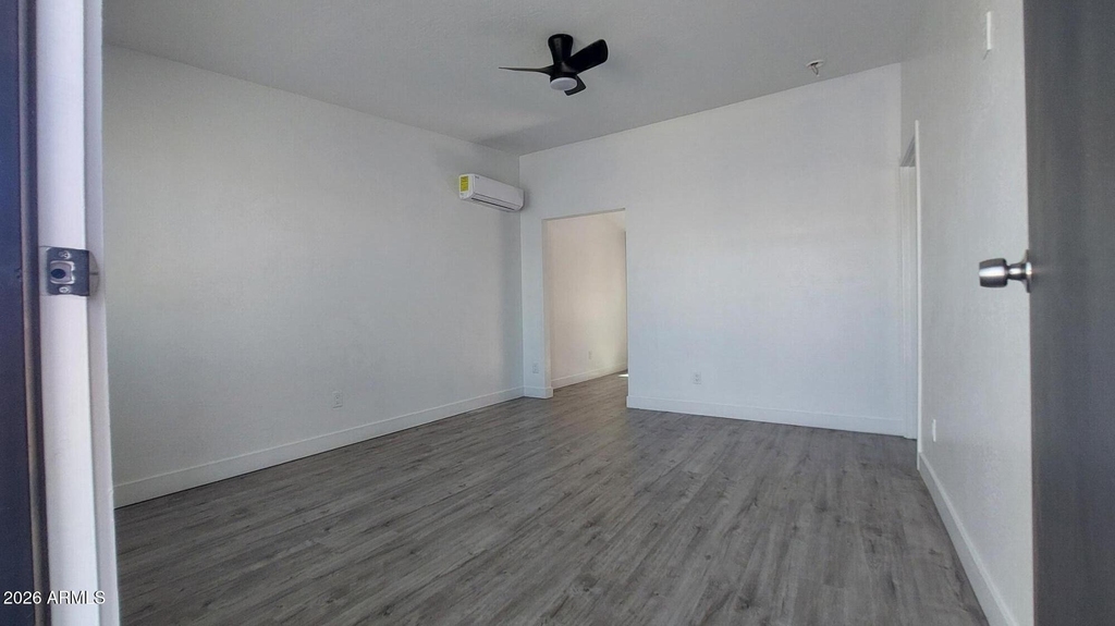 1917 E Monroe Street - Photo 1